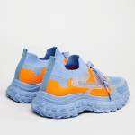 Лёгкие кроссовки из текстиля ярко-голубого и оранжевого цветов